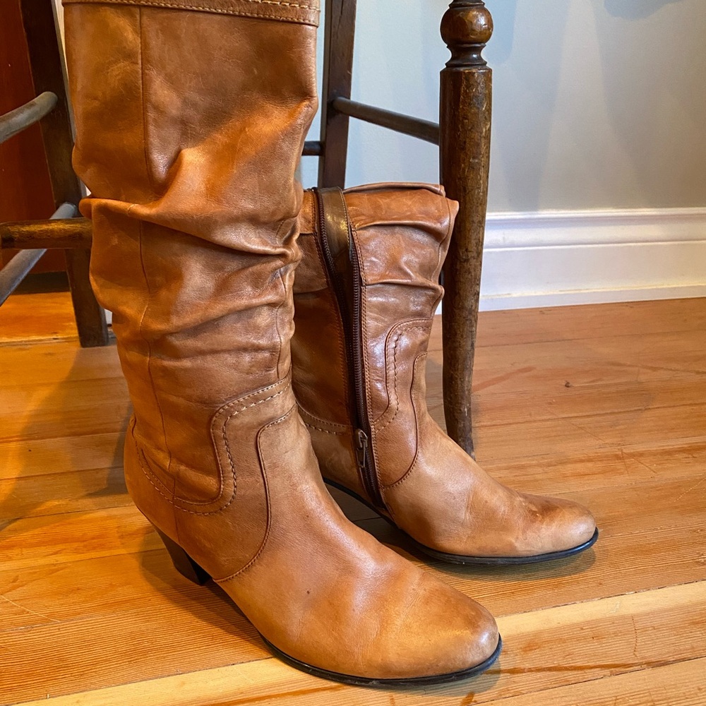 Sandler Tan Heeled Boots with Slouch Design
